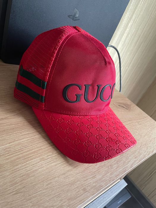 Лятна шапка червена