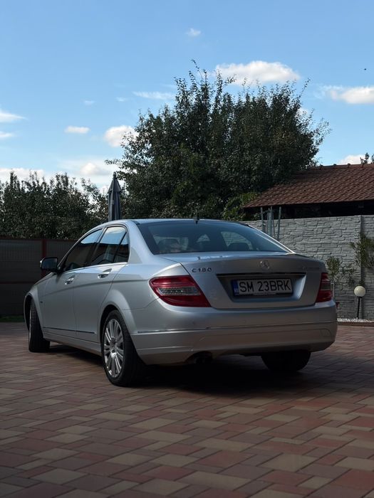 Mercedes-Benz C180 W204 | 156 CP | An 2007 | Cutie Automată | Trapă | LED | Stare impecabilă