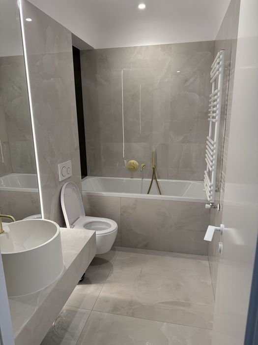 Inchiriez apartament 2 camere - CORTINA NORTH