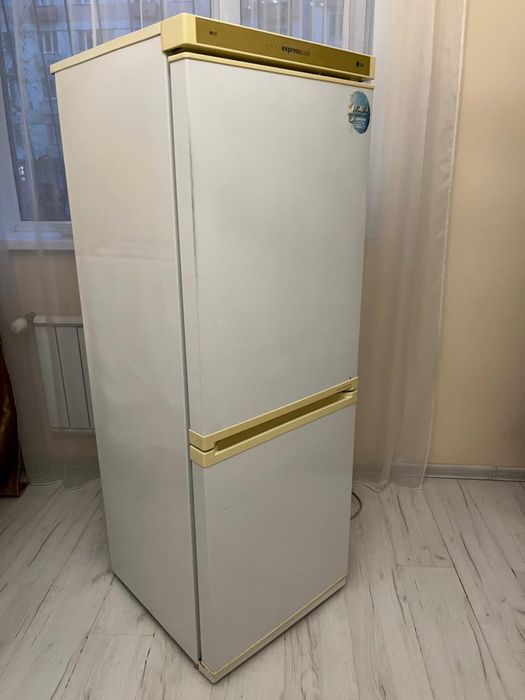 Холодильник б/у в хорошем качестве