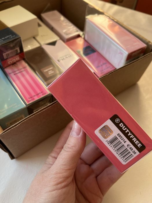 Продаеться парфюмерия