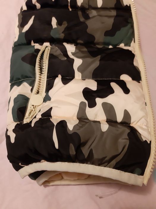 Vesta cu gluga M nou nouta