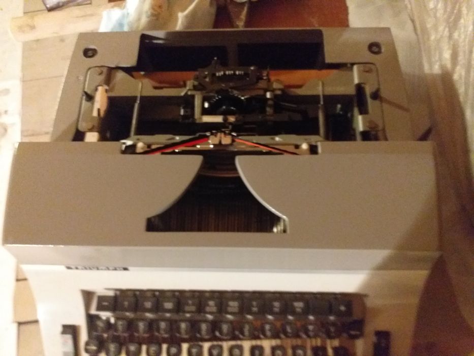 Mașină de scris Triumf