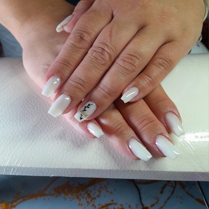 Маникюр и наращивание ногтей