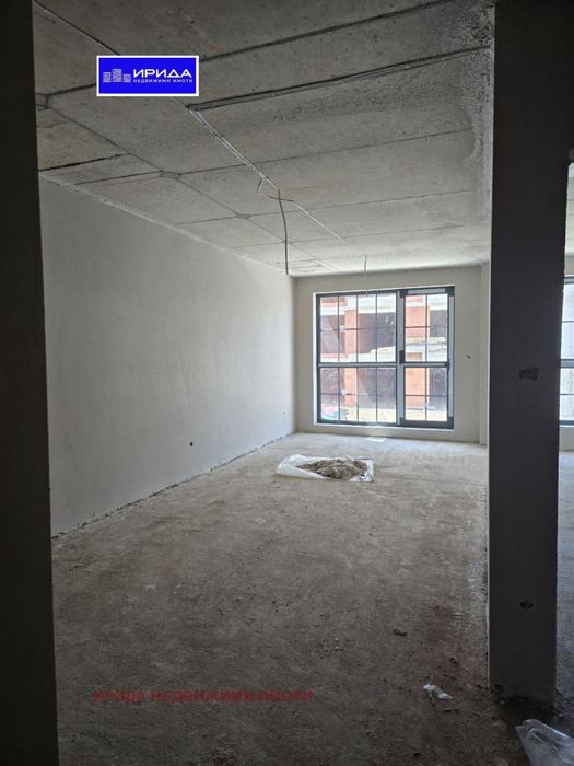 Двустаен апартамент в Малинова долина с двор 66кв.м. с АКТ 14!