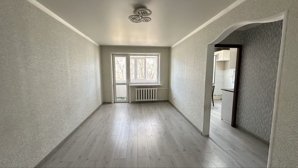 Трехкомнатная 2 этаж пр Абая