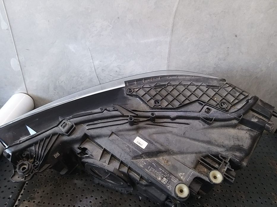 Far dreapta full led matrix audi q3 8u 83a941034 1090025