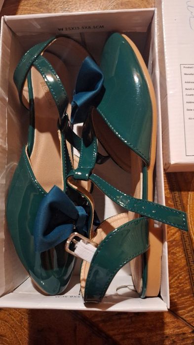 Vând balerini superbi fetițe