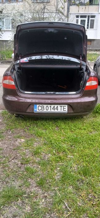 Шкода Супърб 2 в много добро състояние, всичко по колата е платено,