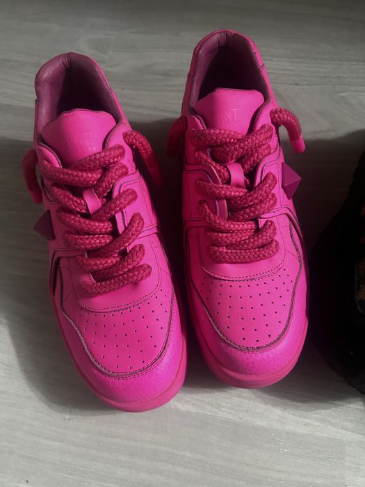 Продам оригинал Valentino и Kenzo!