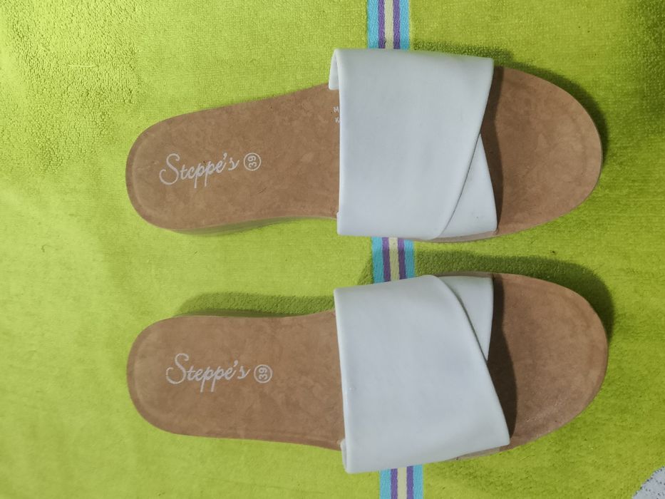 Продам шлепки новые.