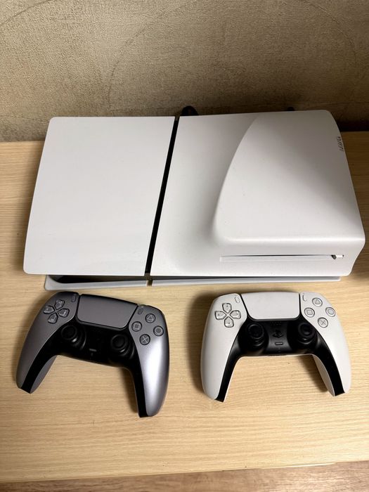 Play Station 5 Slim