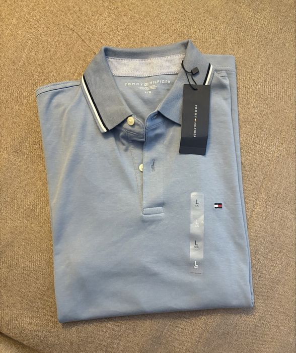 Vand tricou barbatesc ,original Tommy Hifiget