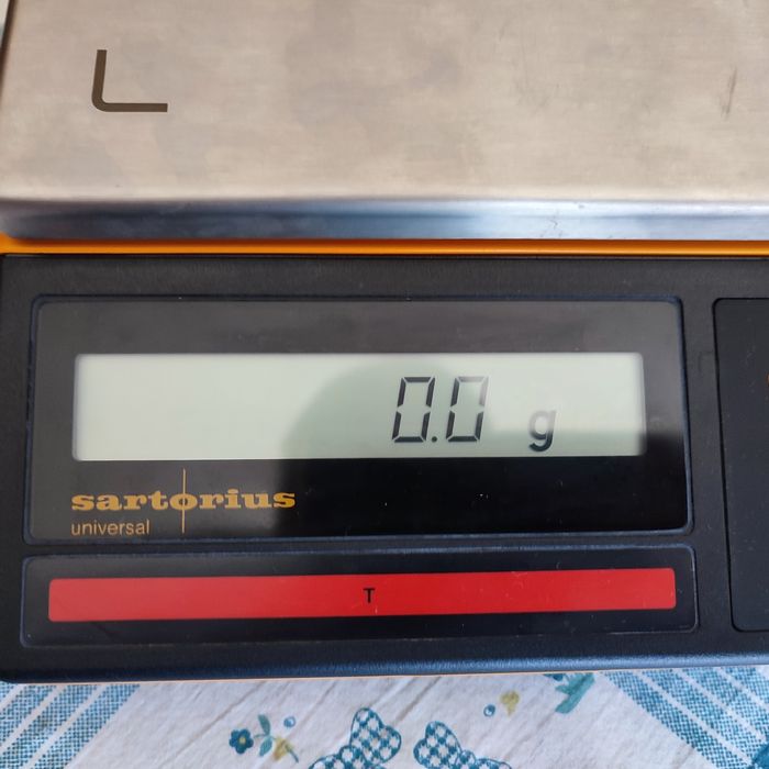 Електронна везна SARTORIUS до 3000 гр