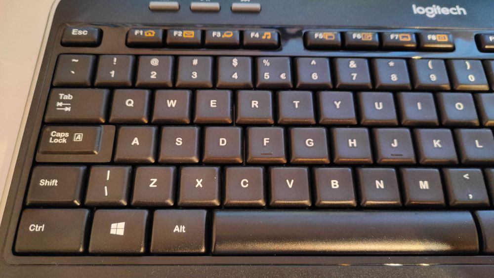 Tastatura wireless Logitech K520 Butoane multimedia