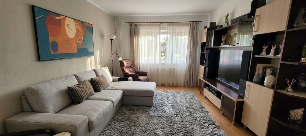Apartament 3 camere decomandate, zona centrala