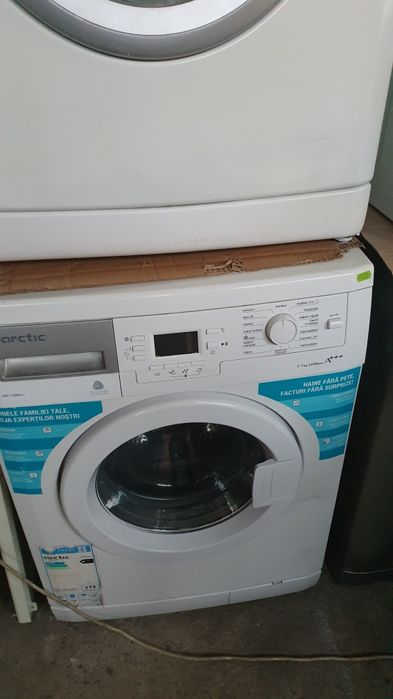 Vînd masina de spălat rufe Pitești