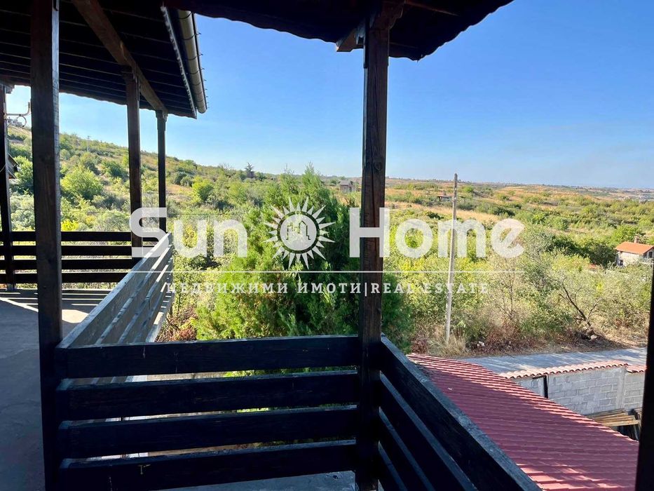 Вила  с панорамна гледка и просторен двор в гр. Харманли