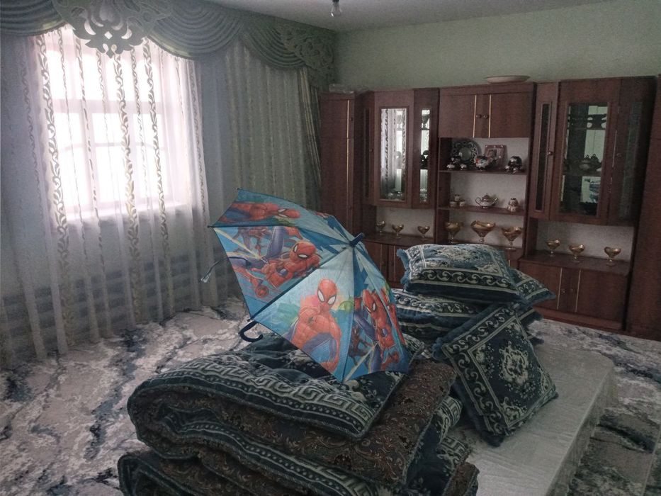 Ховли уй жой 5сутик срочна сотилади