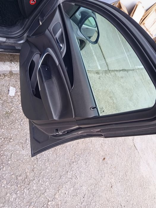 Продавам OPEL Insignia