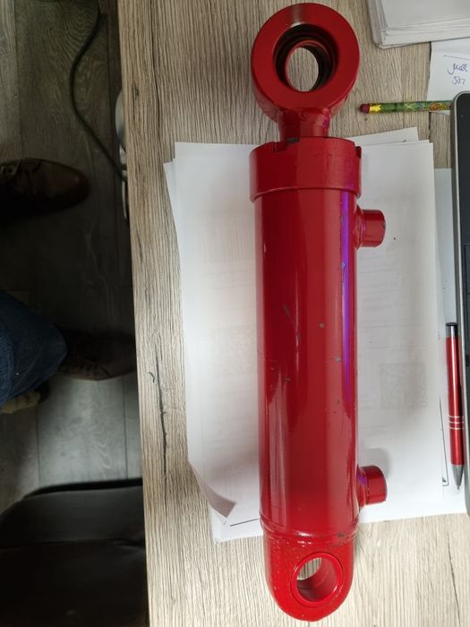 Cilindru hidraulic plug reversibil preț 450 lei buc