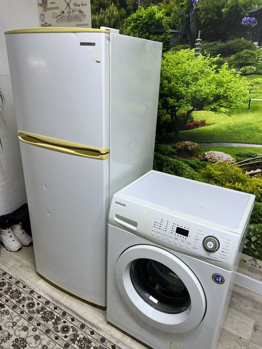 Продам Холодильник с Машинкой