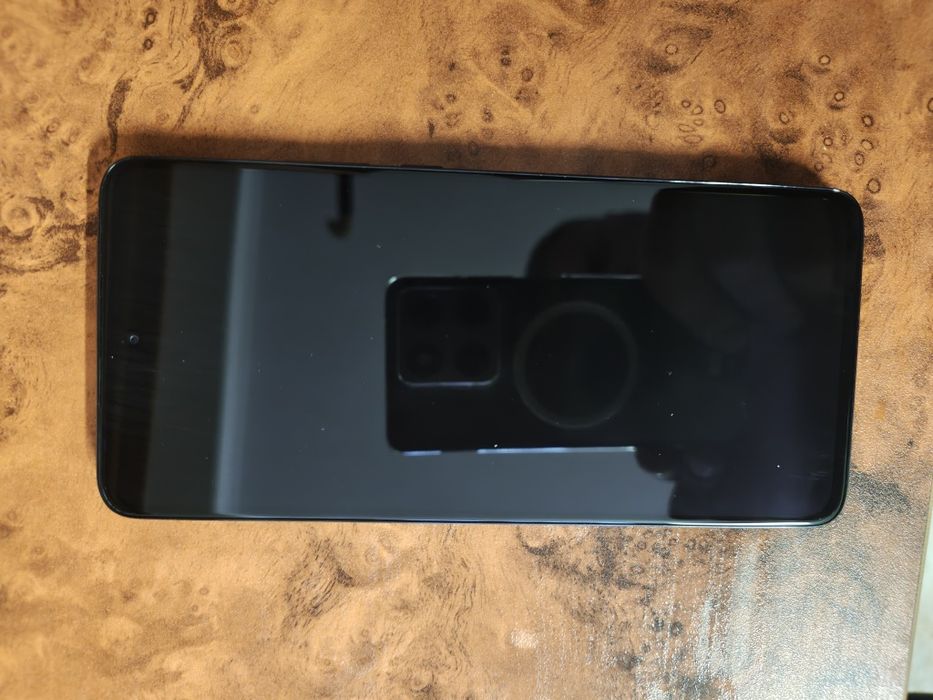 Motorola edge 2022 года