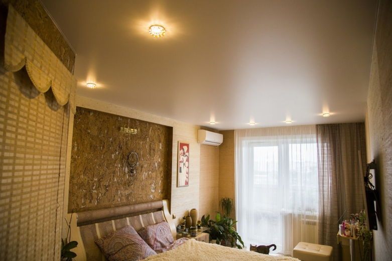 Натяжные потолки  Натяжной потолок