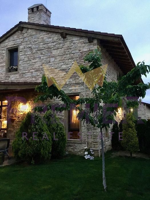 Продава се Къща в с. Приселци, Област Варна - 330 кв.м за 1455 €/кв.м - Снимка #2