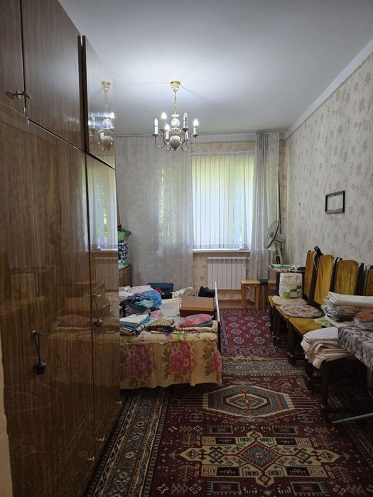 Продаётся 3 комнатная квартира Массив Феруза