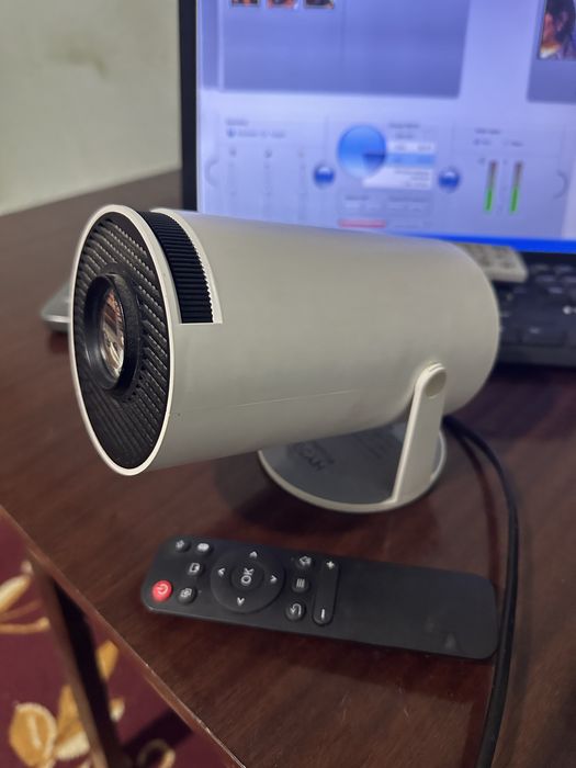 Kino Proyektor HY300