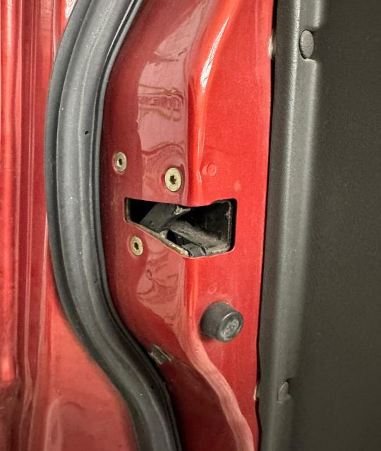 Broasca usa fata stanga Mitsubishi Space Star prima generatie (faceli