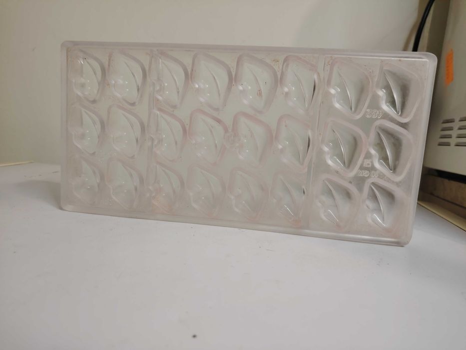 Поликарбонатни форми за шоколадови бонбони