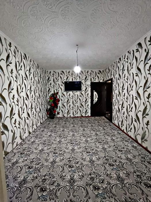 Уй сотилади Чирчик 3-мкр 3 хона кирпичный дом 3/3/4  77-серия