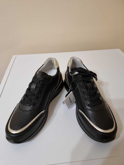 Черни дамски маратонки от естествена кожа