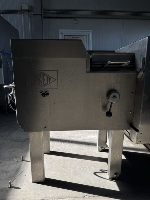 Машина за нарязване на месо/зеленчуци TREIF