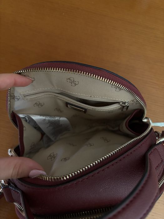 Чанта през рамо на GUESS