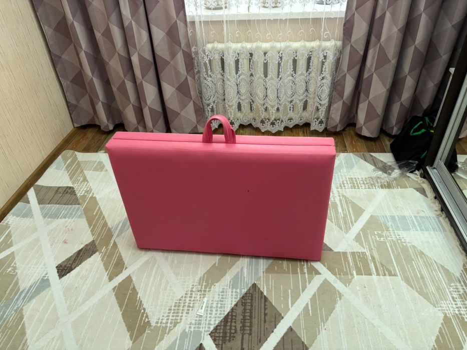 Продам массажную кушетку
