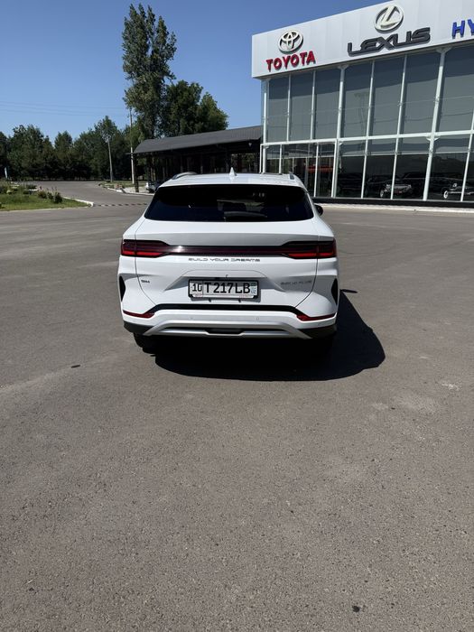 BYD Champion 2024 kuzov 2025 dokumen xolati yaxshi garantiyada turibdi