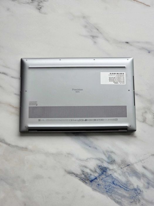 Лаптоп Dell Precision 5570, i9 PRO, 32 GB/ 1 Tb