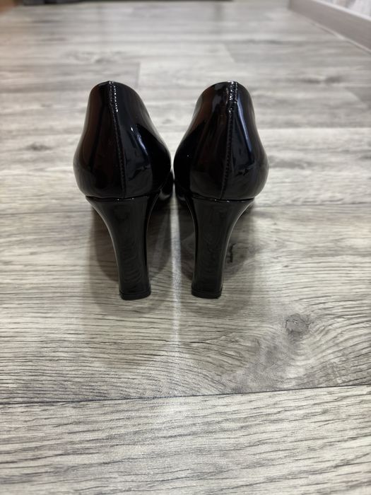 Продам туфли женские