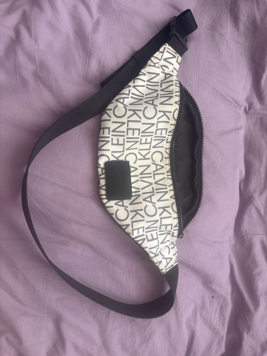 Чанта Calvin Klein тип банан