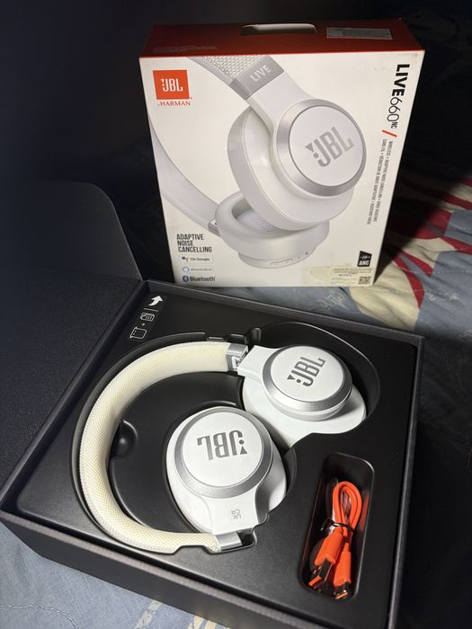 Наушники JBL Live 660 nc