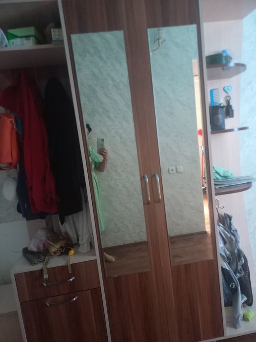 Прихожая мебель б/у сатылады.