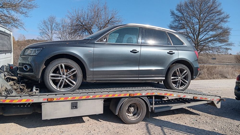 Audi Q5 2.0 TDI , 6 скорости, ръчка , 177 к.с. ,на части