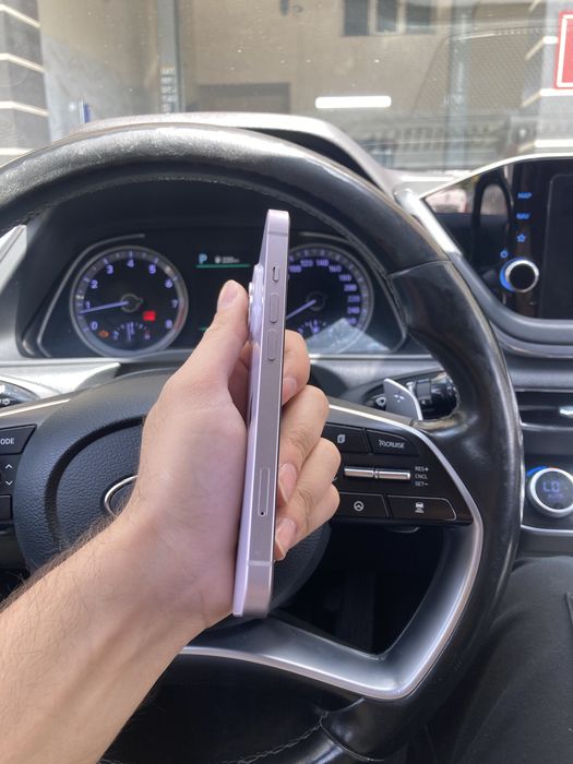 Продам IPhone 14 128gb