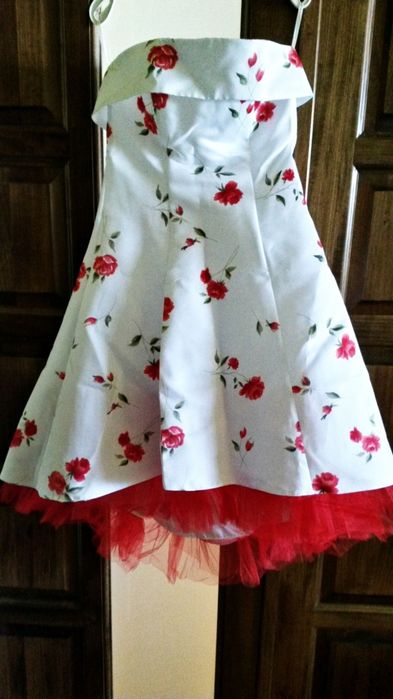 Rochie retro superbă pentru banchet / absolvire – Stil anii '50 cu trandafiri și tulle