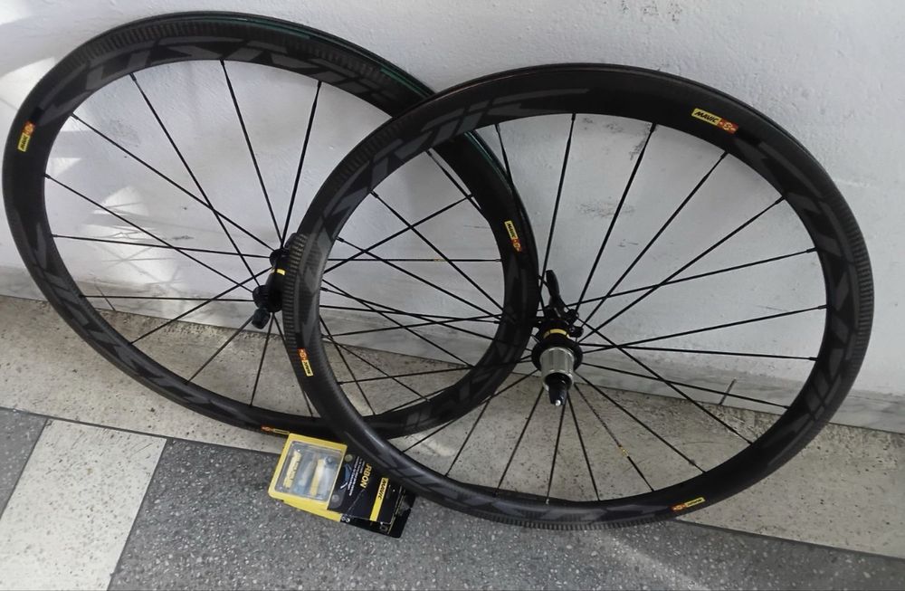 Bicicleta Şosea / Cursiera Carbon Giant TCR Advanced 1 – Ultegra