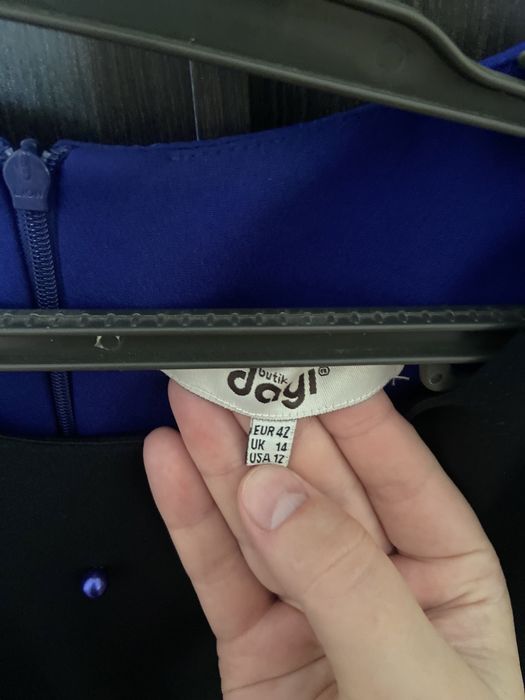 Платье необычное, яркое