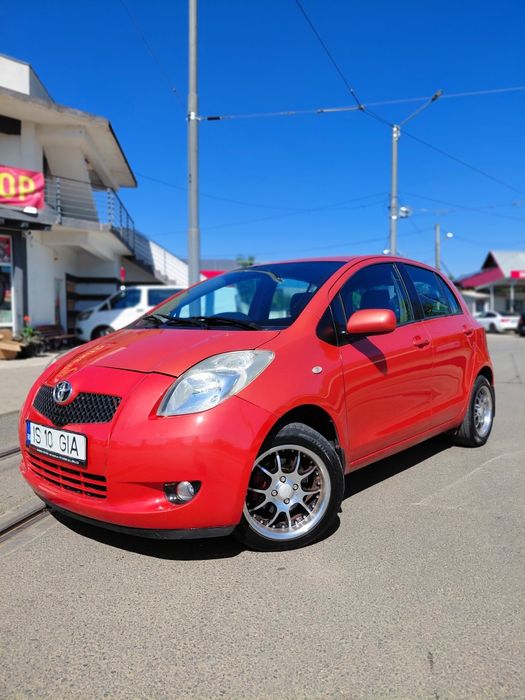 TOYOTA Yaris